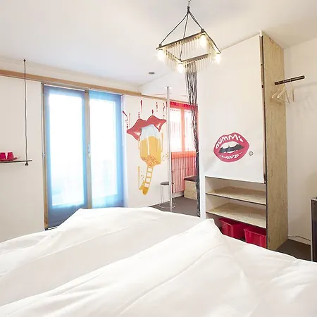 Arena Hotel 3*